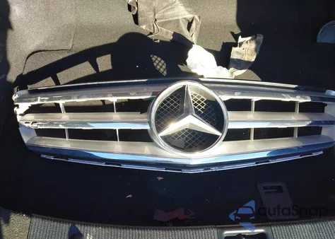 2013 Mercedes-Benz C 250 Sport z USA, uszkodzony, nr VIN WDDGF4HBXDA775826